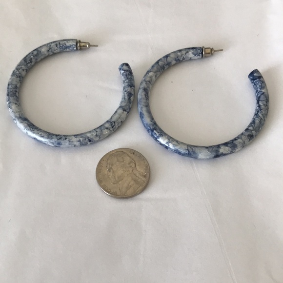 VINTAGE MARBLED METAL EARRINGS FROM CONTEMPO NEW WITHOUT TAGS EXCELLENT COND. - Picture 5 of 5